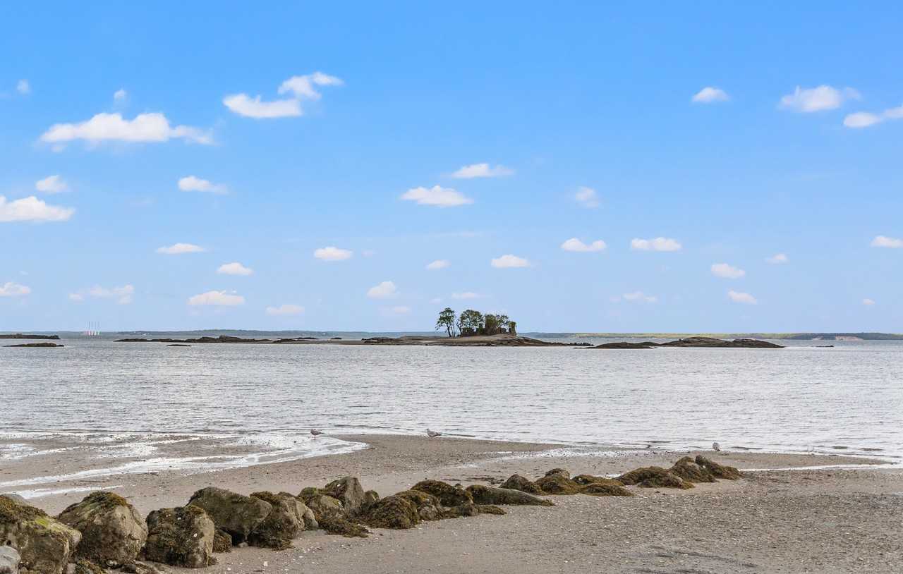 80 Soundview Dr - Photo 2 of 39