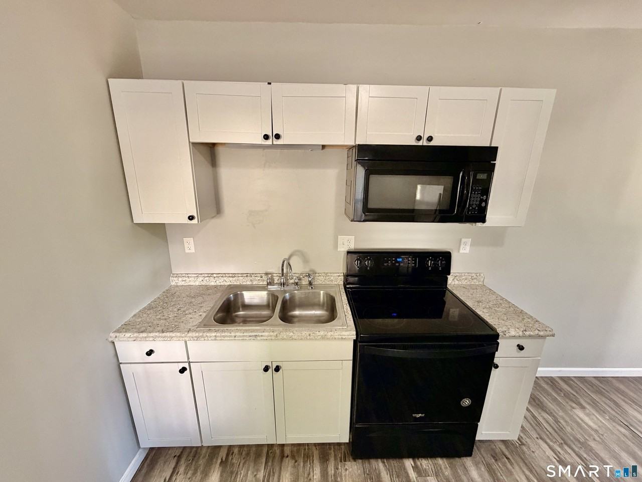 151 W Center St - Photo 4 of 11