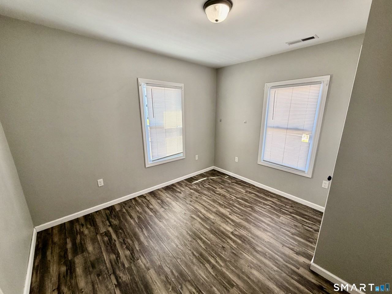 151 W Center St - Photo 7 of 11