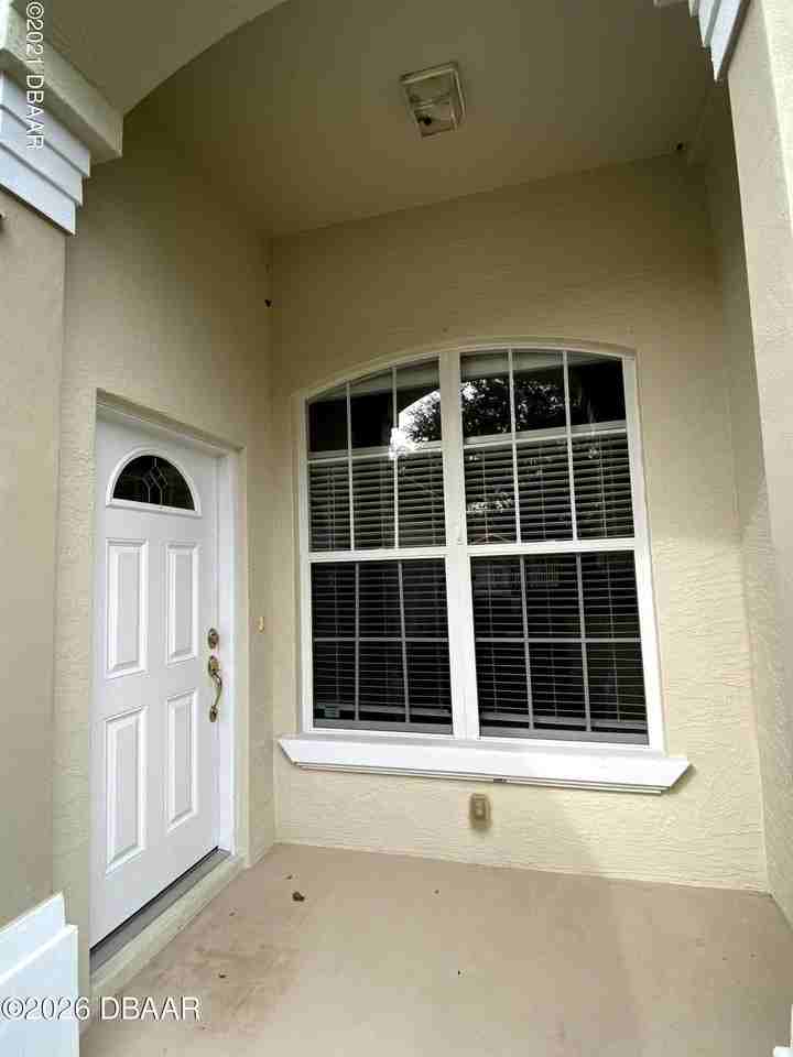 1427 Carlow Cir - Photo 2 of 11