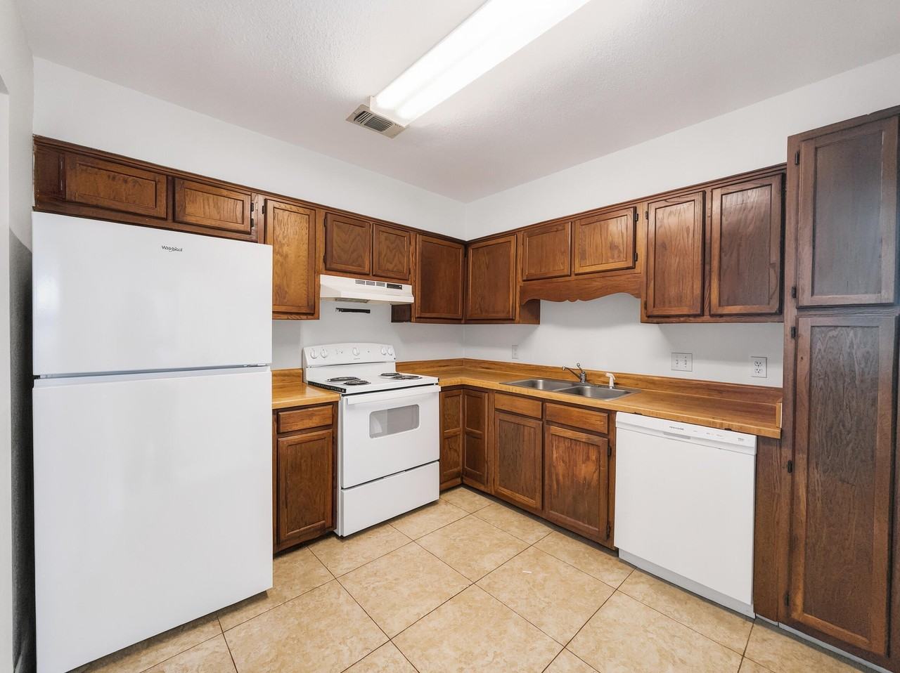 1825 Hunters Path - Photo 7 of 13