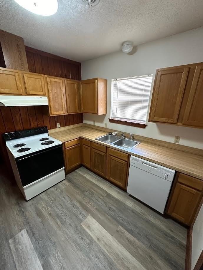324 Michael Ct - Photo 4 of 12