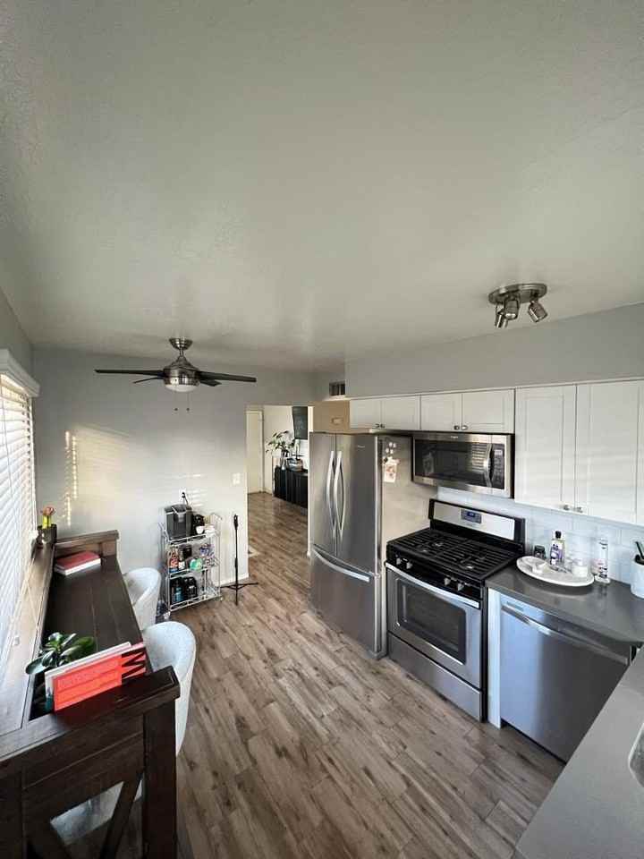 909 E Marlette Ave Apt 3 - Photo 4 of 11