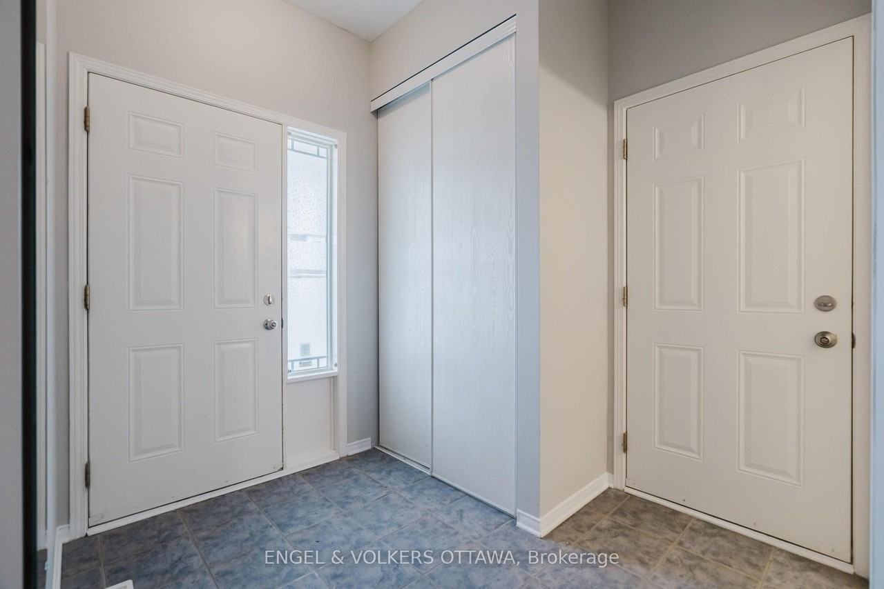 126 Ashmore Dr - Photo 4 of 35