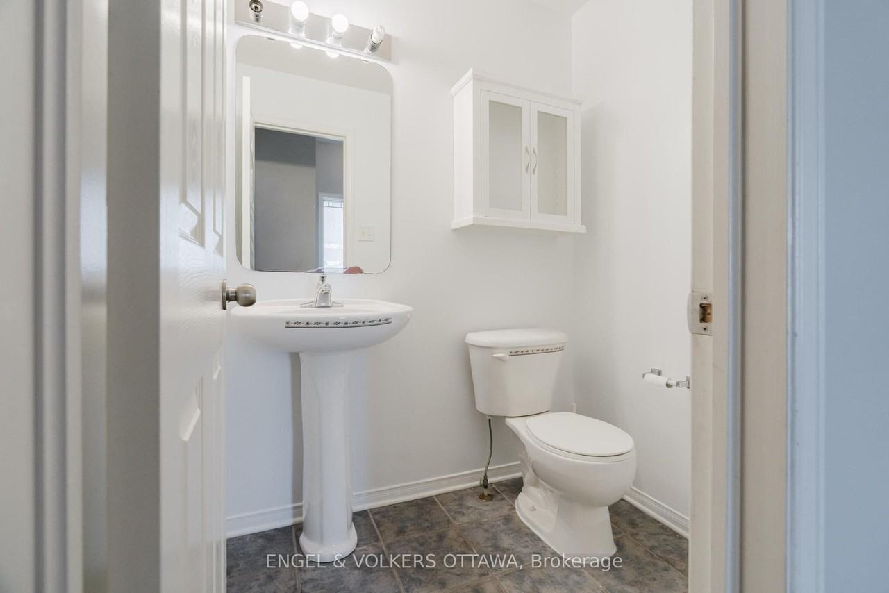 126 Ashmore Dr - Photo 5 of 35