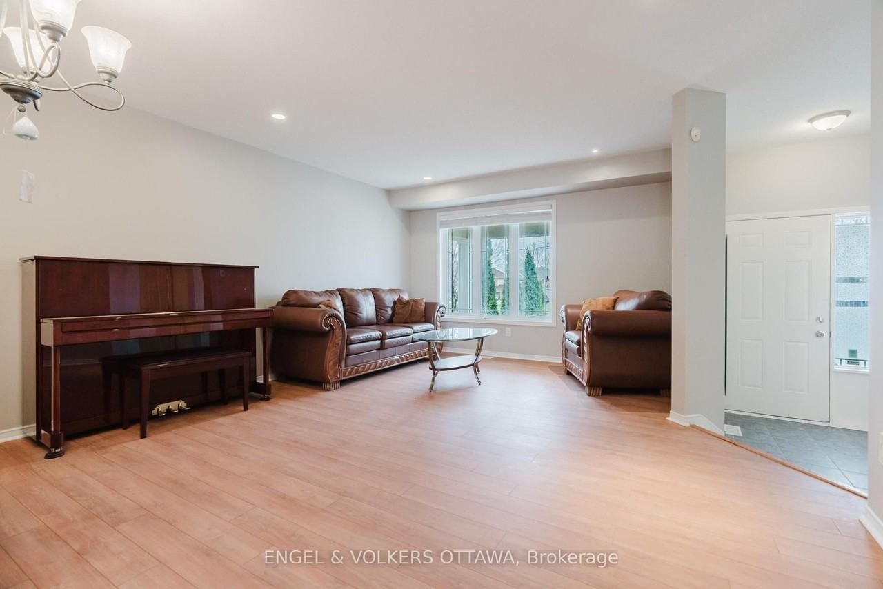 126 Ashmore Dr - Photo 6 of 35