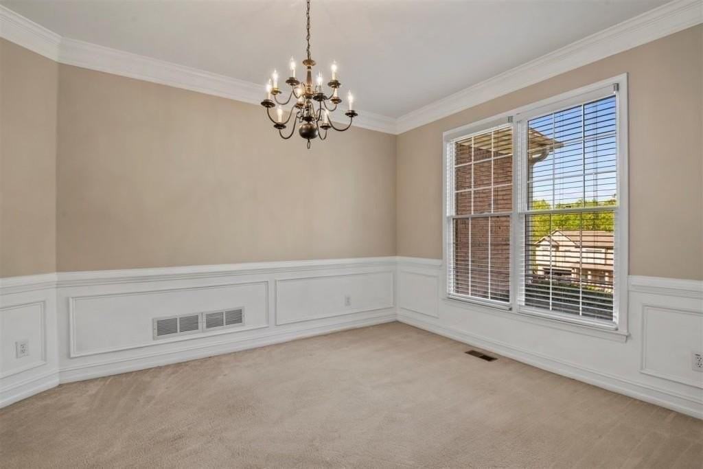 4735 Dartmoor Ln - Photo 3 of 19