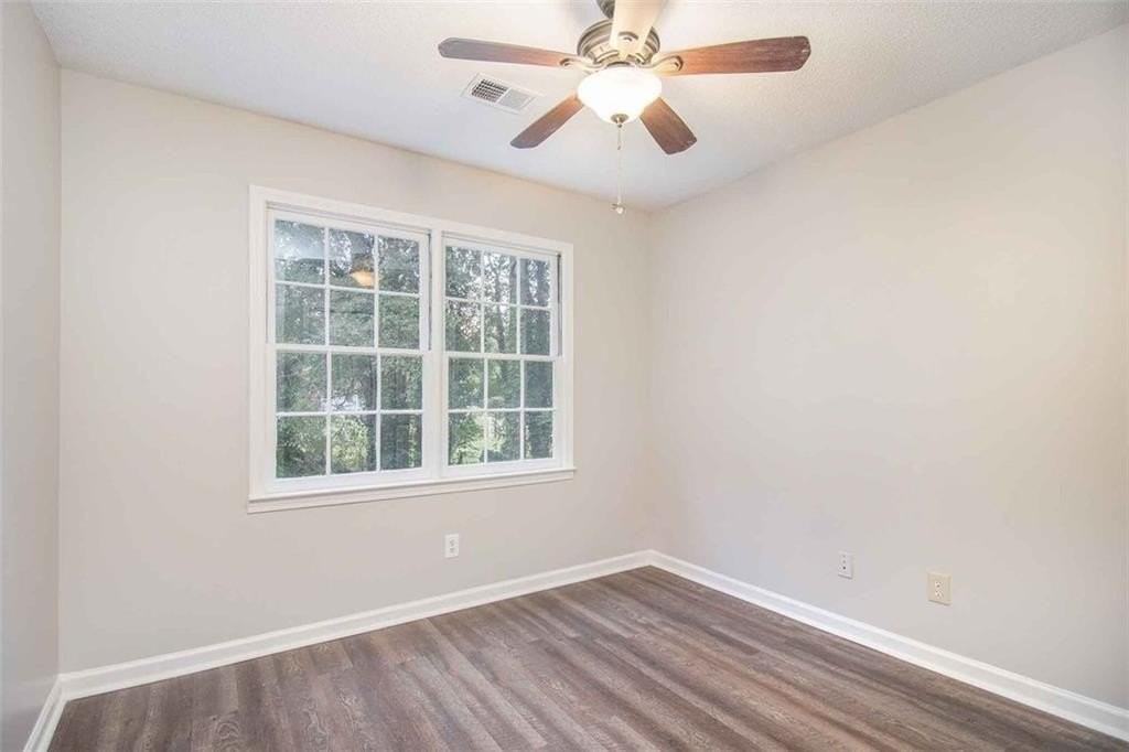 1560 Red Briar Way - Photo 6 of 8