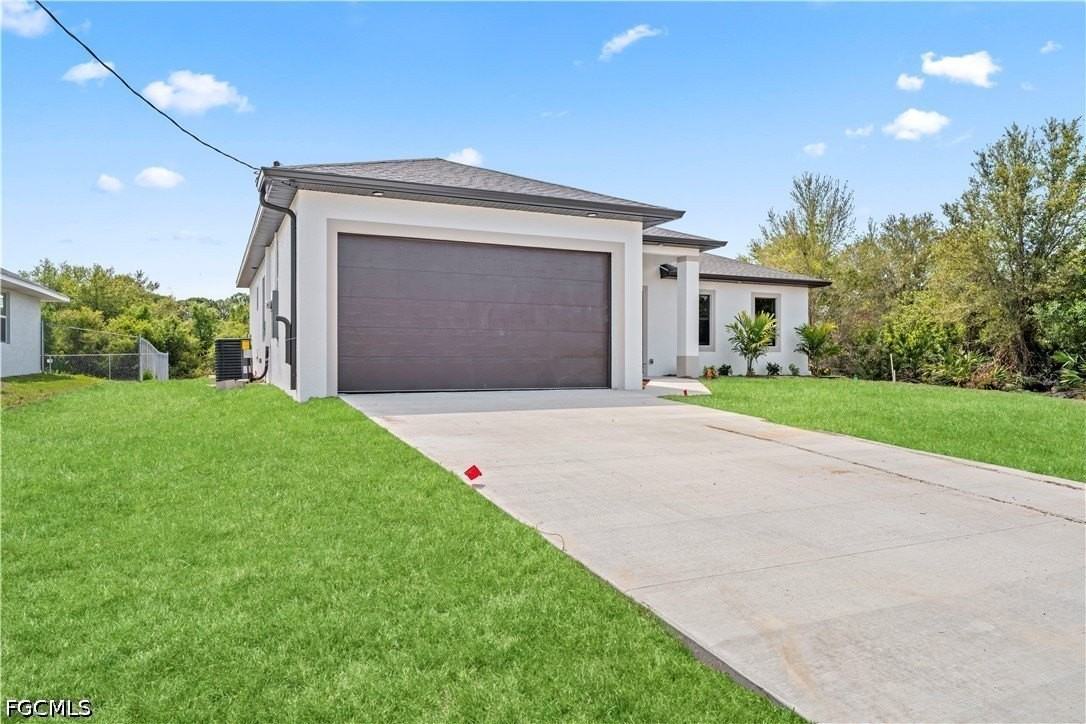 2705 Darlene Pl - Photo 4 of 36