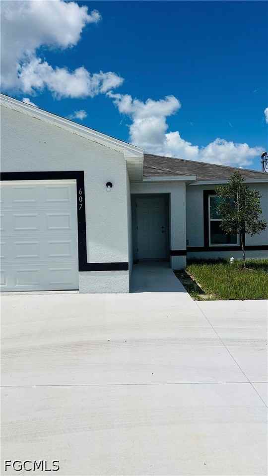 607 Se 7th St - Photo 2 of 19