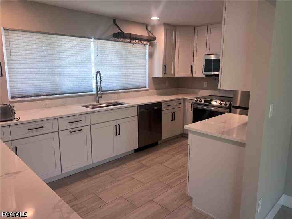 5215 Rutland Ct - Photo 3 of 11