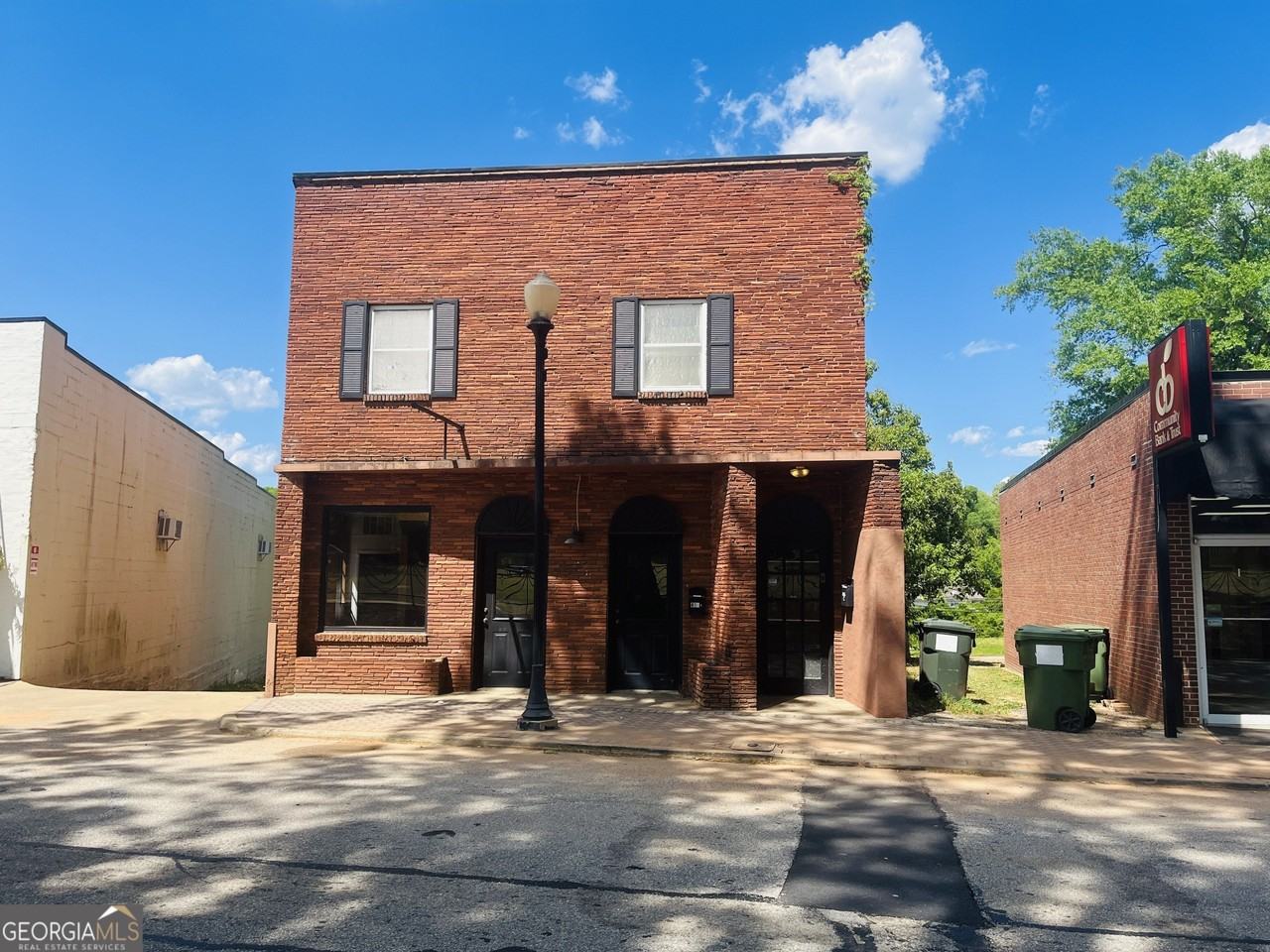 406 E Main St