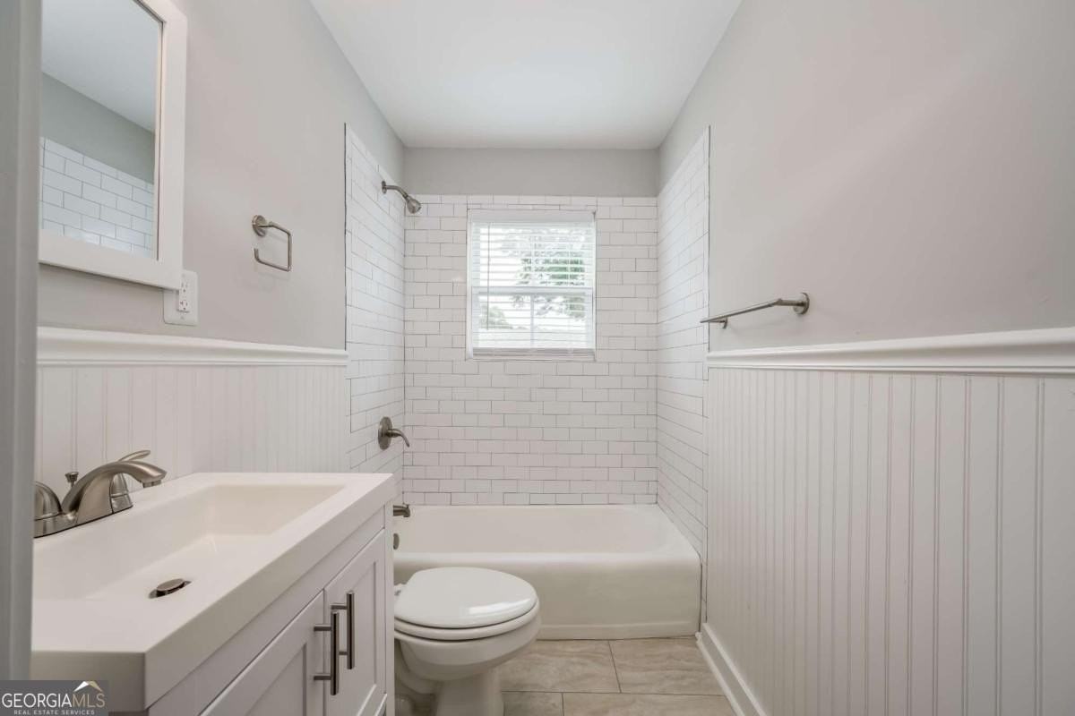 880 Saint Charles Ave Ne #5 - Photo 7 of 17