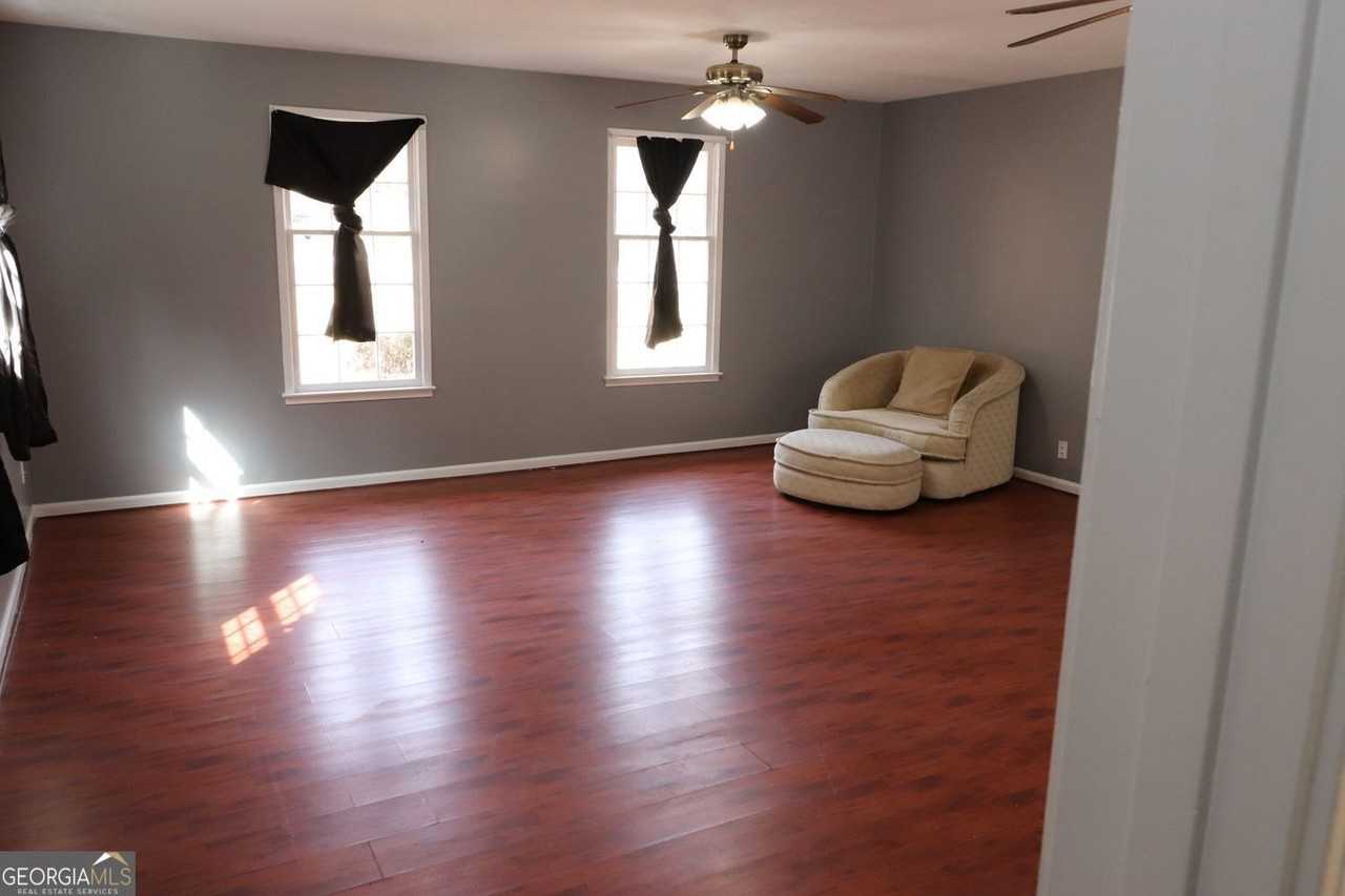 150 Bunny Ln - Photo 2 of 10
