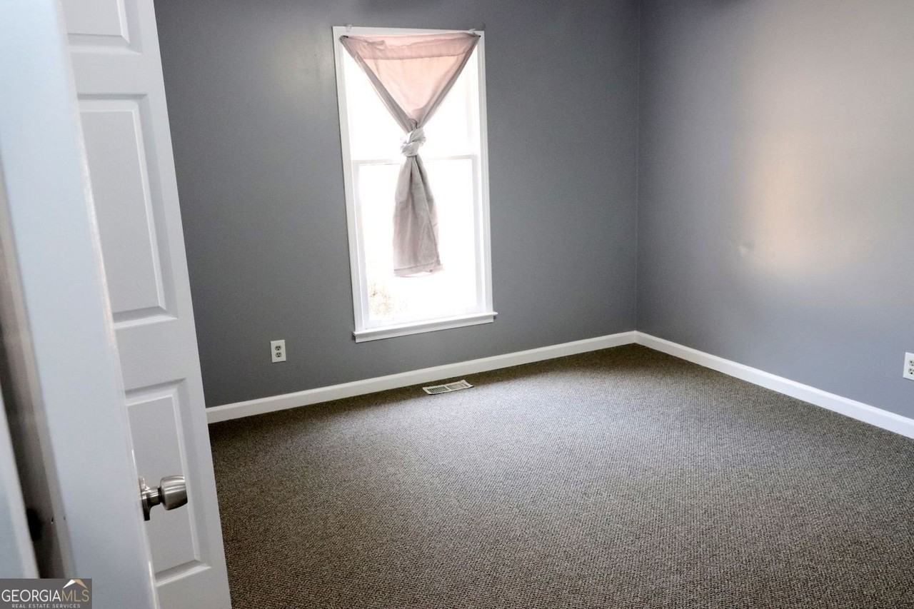 150 Bunny Ln - Photo 6 of 10