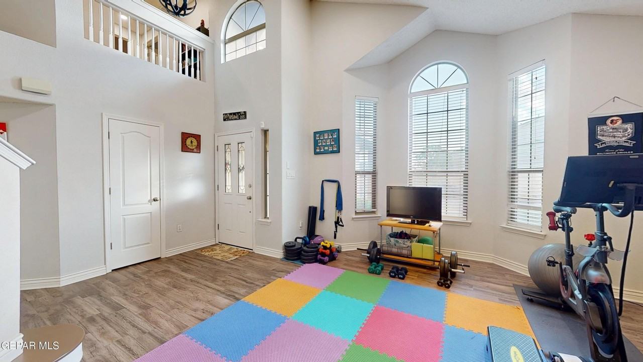 3249 Emerald Point Dr - Photo 3 of 44