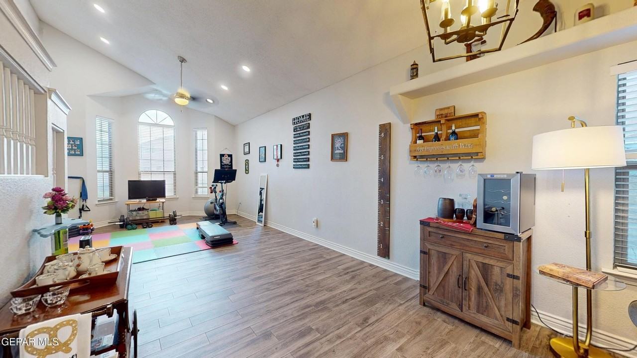 3249 Emerald Point Dr - Photo 6 of 44