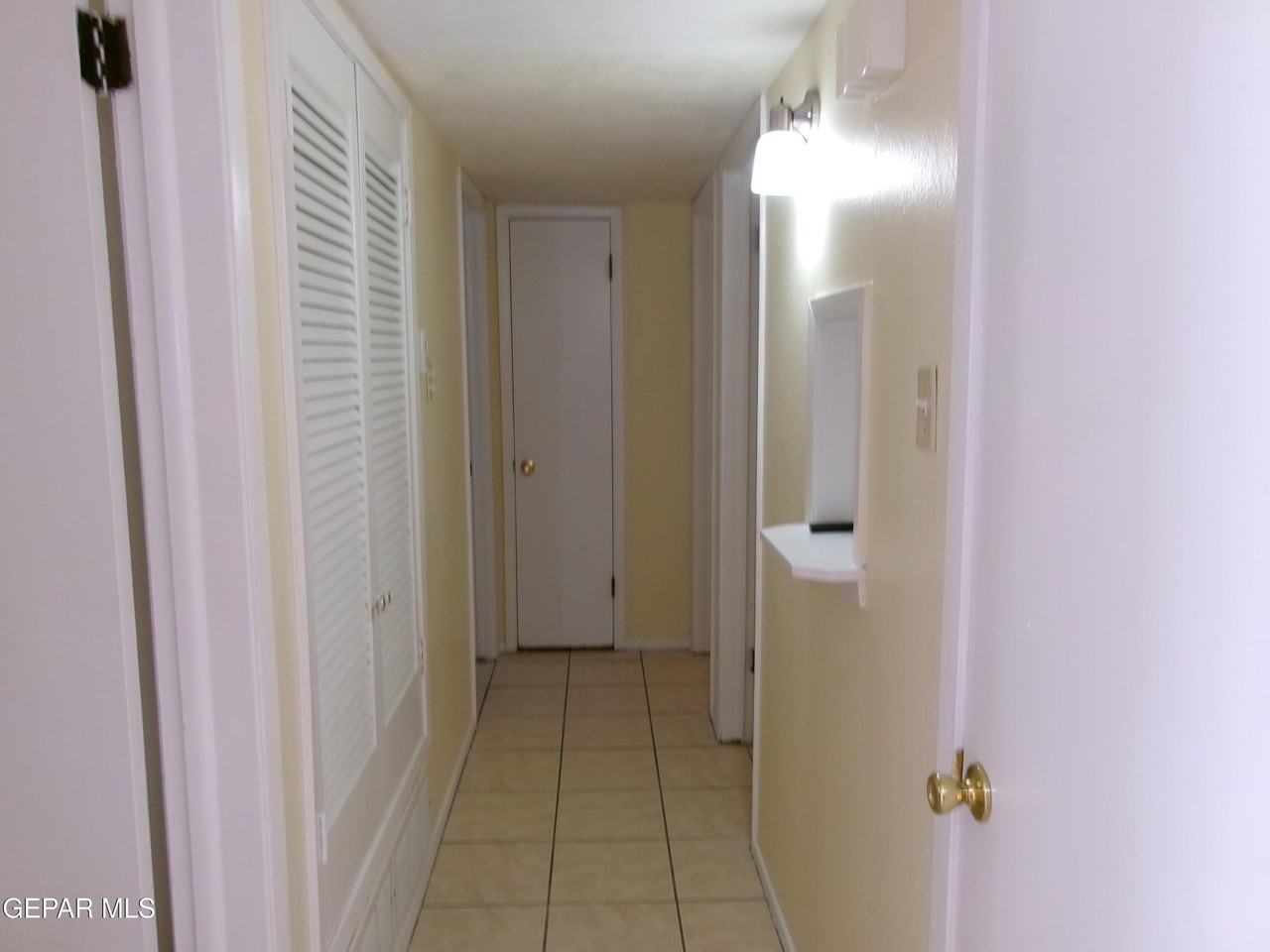 10037 Oakwood Dr - Photo 3 of 14