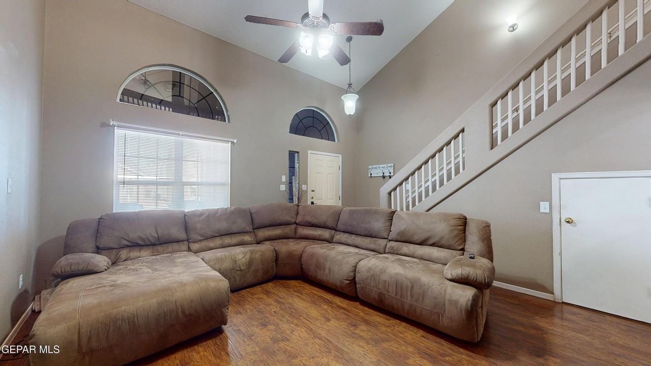 10803 Elise St - Photo 7 of 42