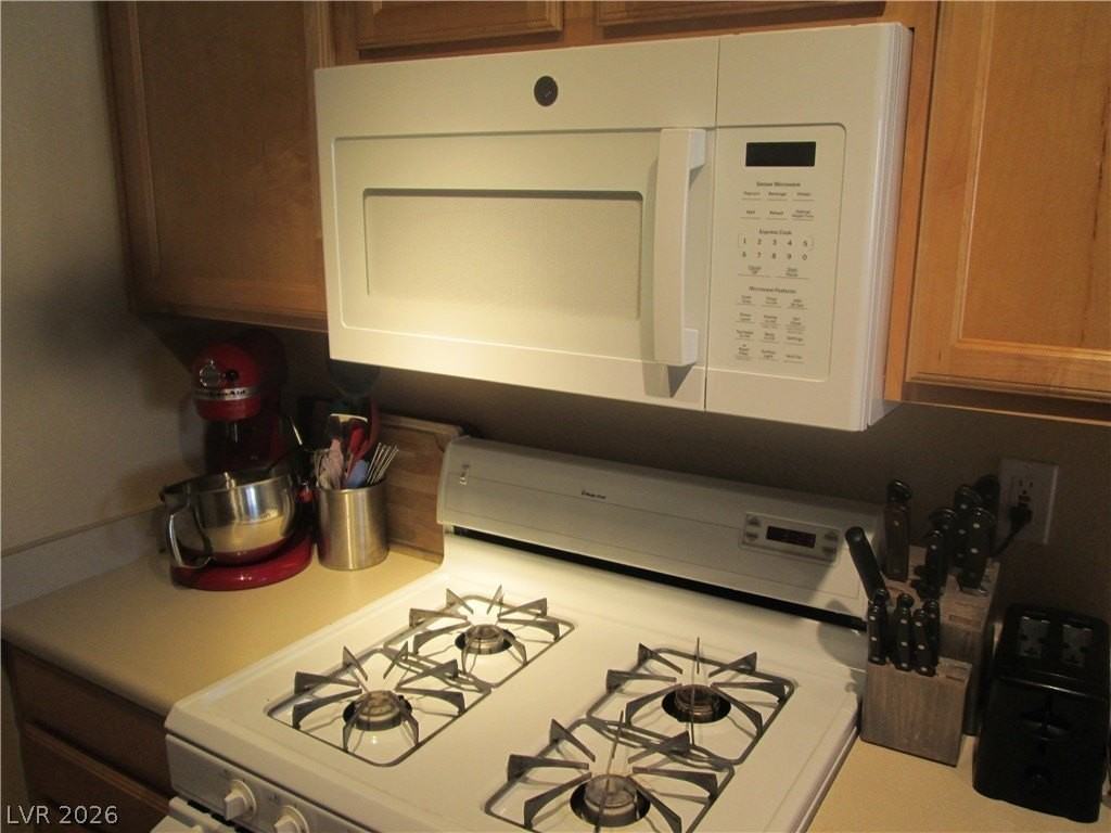 221 Luninborg St - Photo 6 of 9