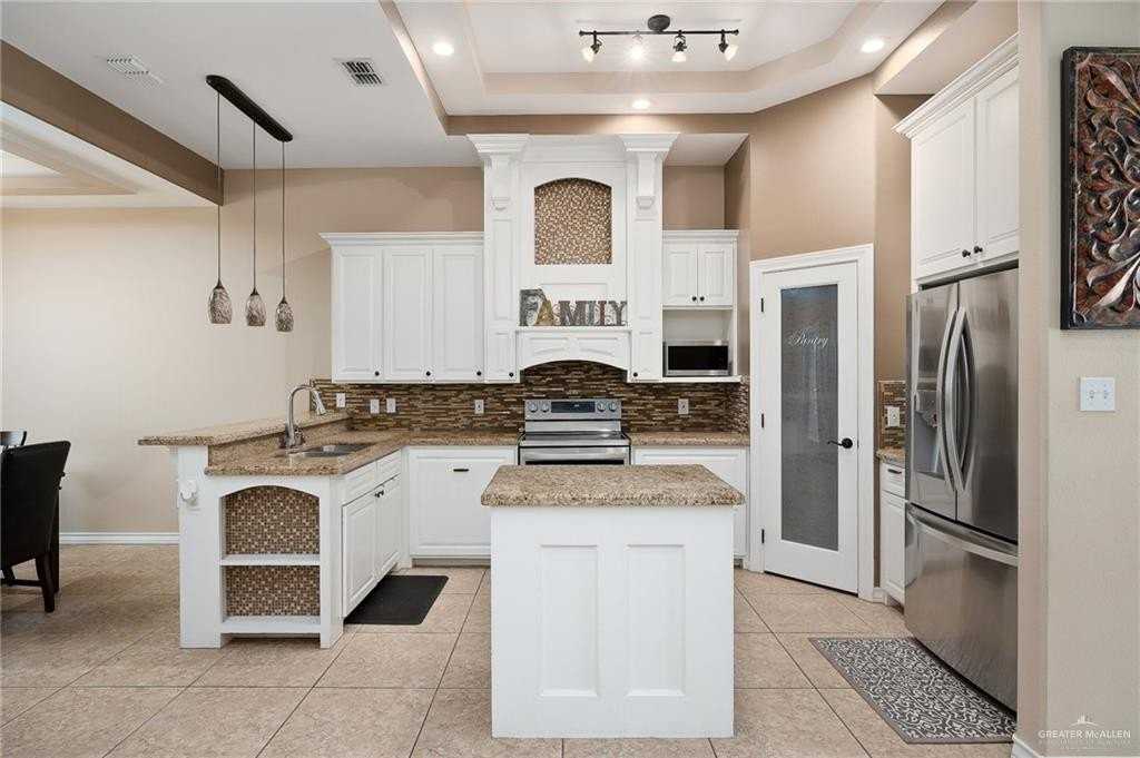 3409 Toucan Ave - Photo 4 of 11