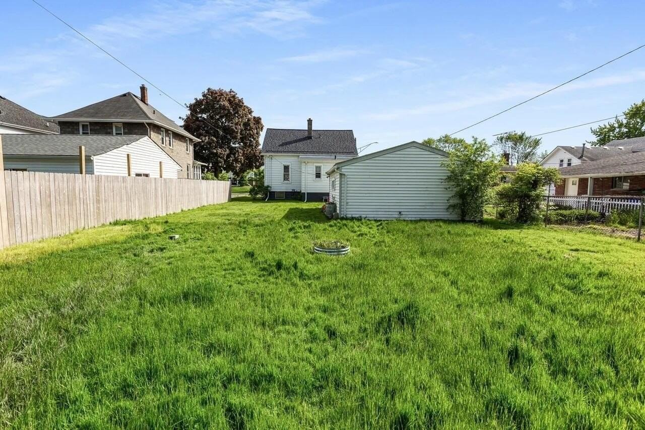 22713 Lanse St - Photo 5 of 19