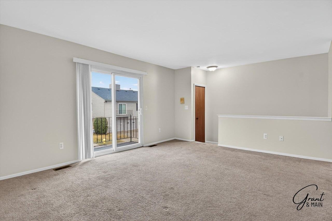 15834 N Franklin Dr - Photo 3 of 14