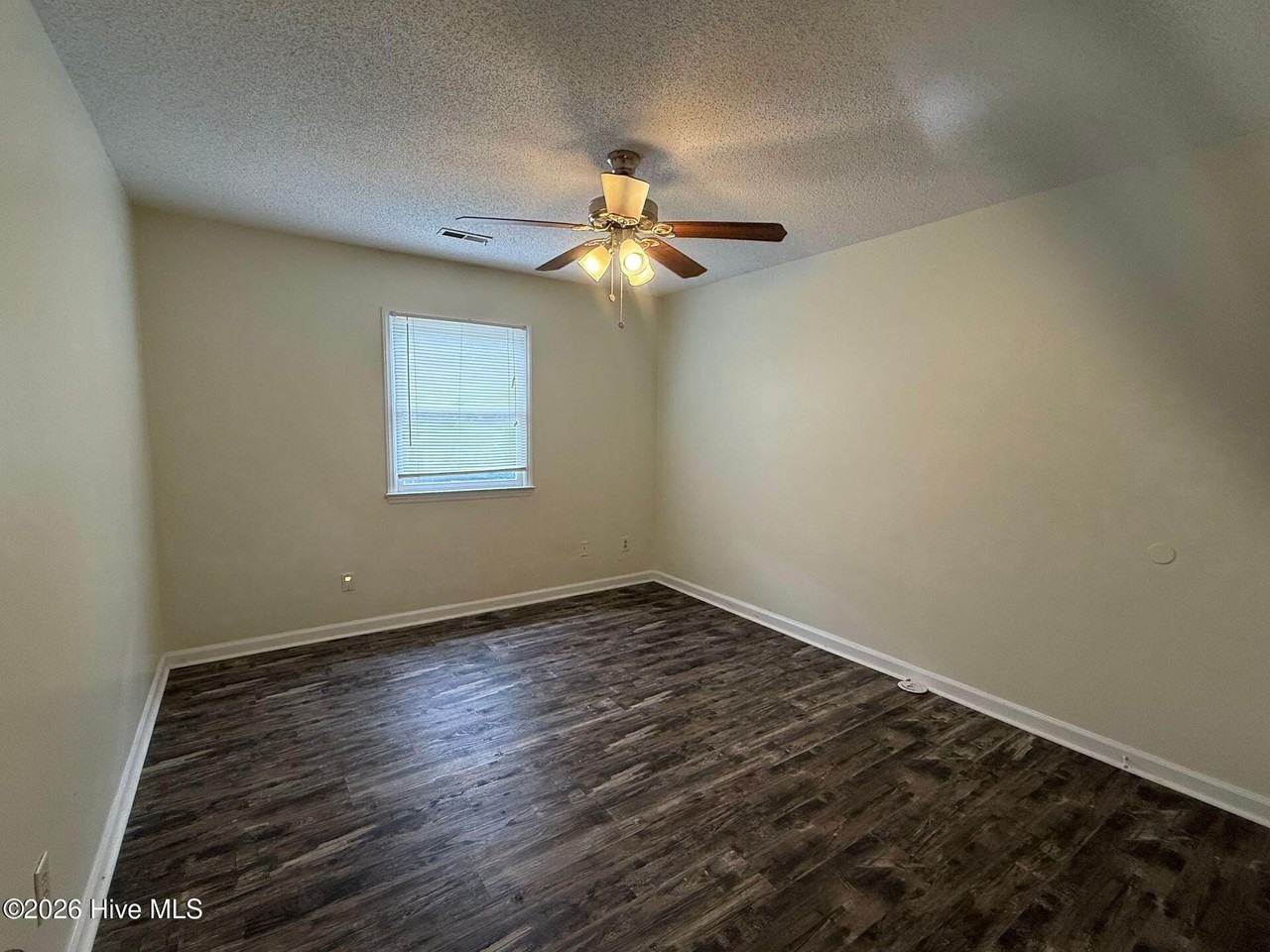 307 Bracken Pl - Photo 6 of 10