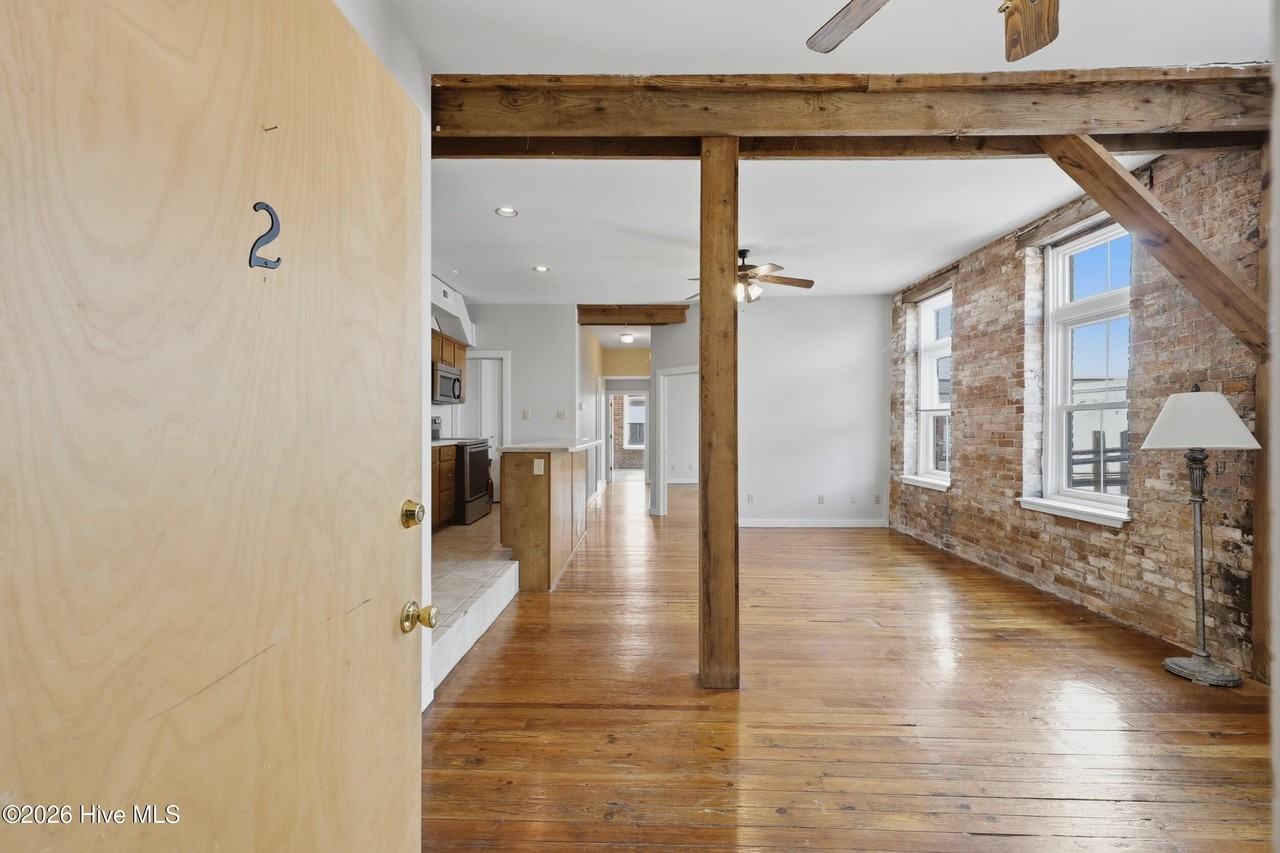 603 2 E Colonial Avenue - Photo 7 of 24