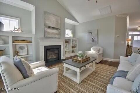 1405 Bluffton Ct - Photo 4 of 11