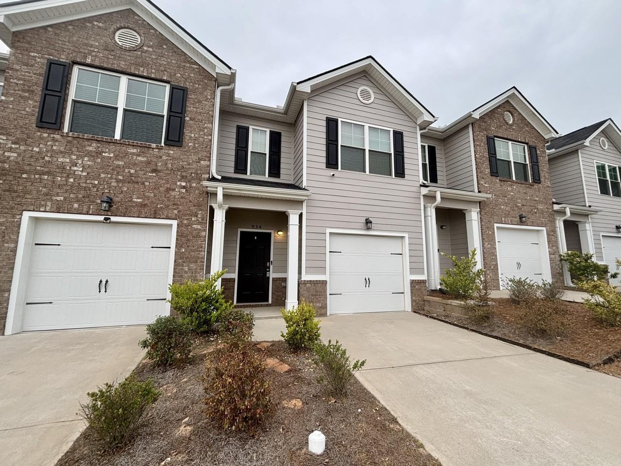 934 Quaint Parish Cir - Photo 2 of 17