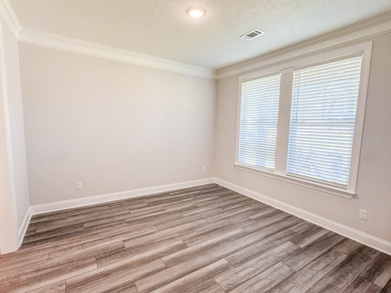 239 Prominence Dr - Photo 2 of 26