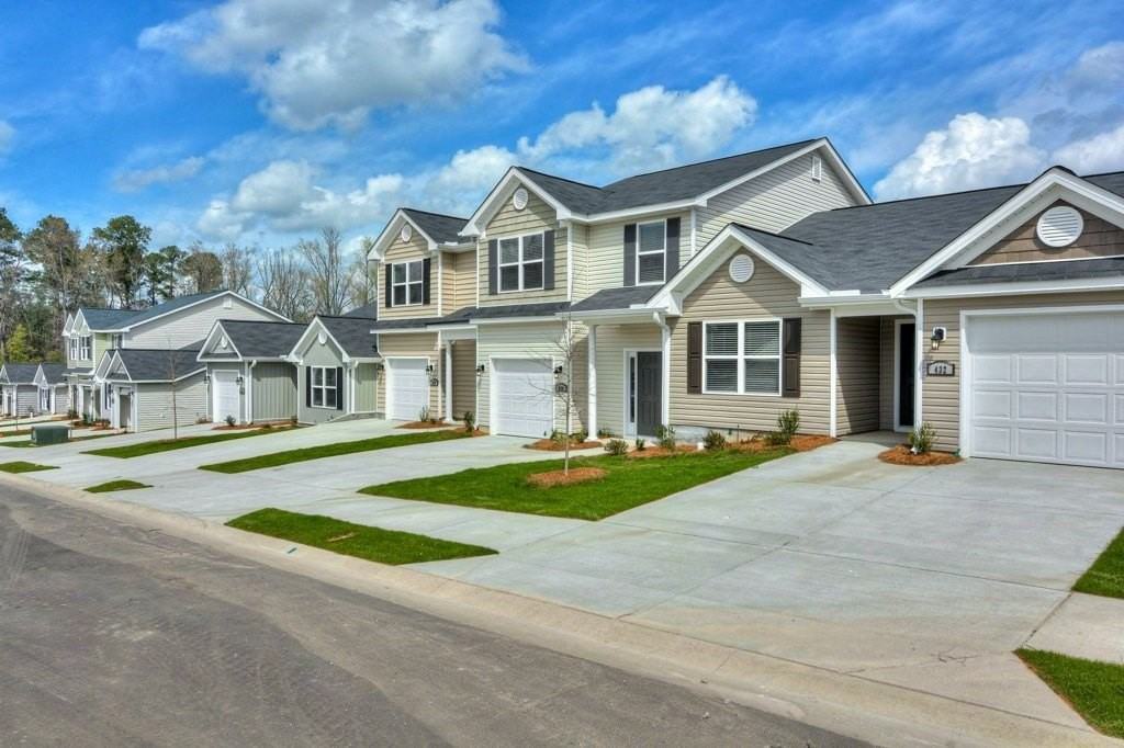 494 Amesbury Dr - Photo 3 of 26