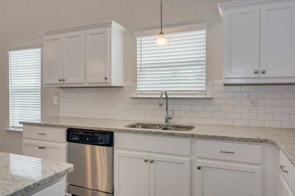 494 Amesbury Dr - Photo 7 of 26