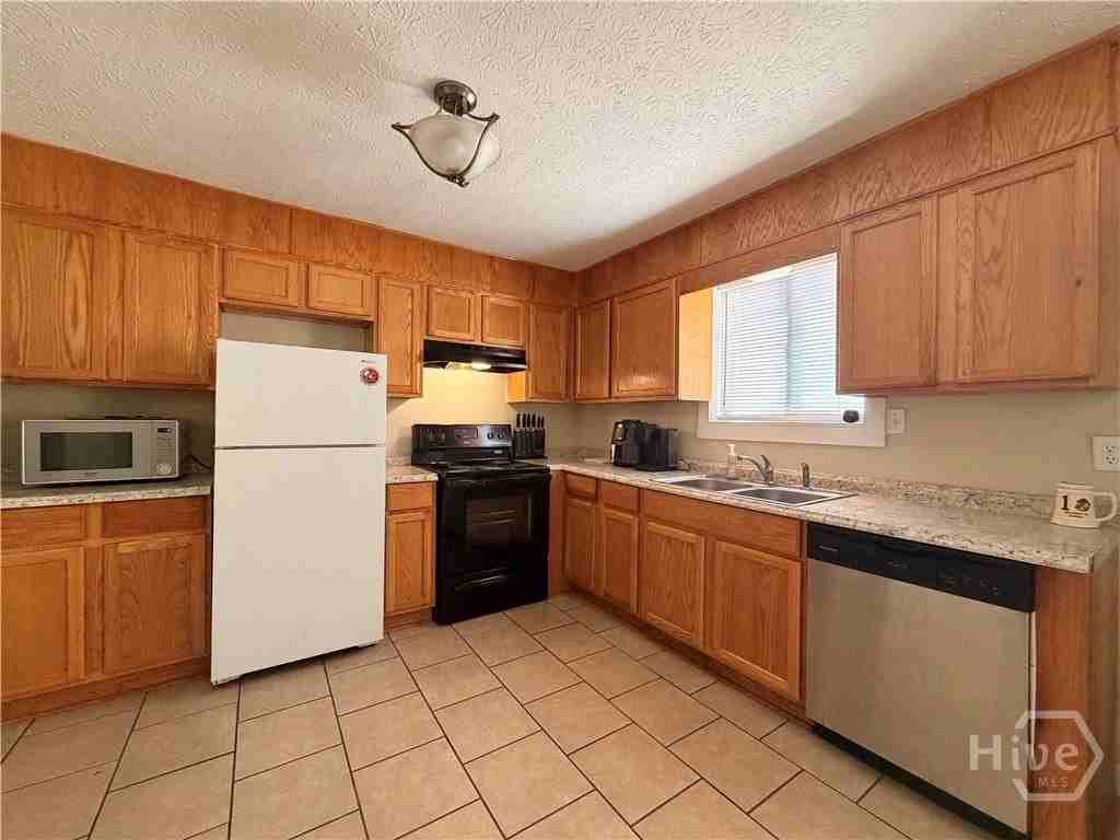 102 Welch Pl - Photo 5 of 8