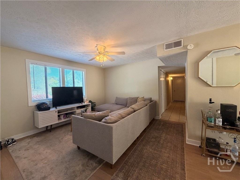 102 Welch Pl - Photo 6 of 8