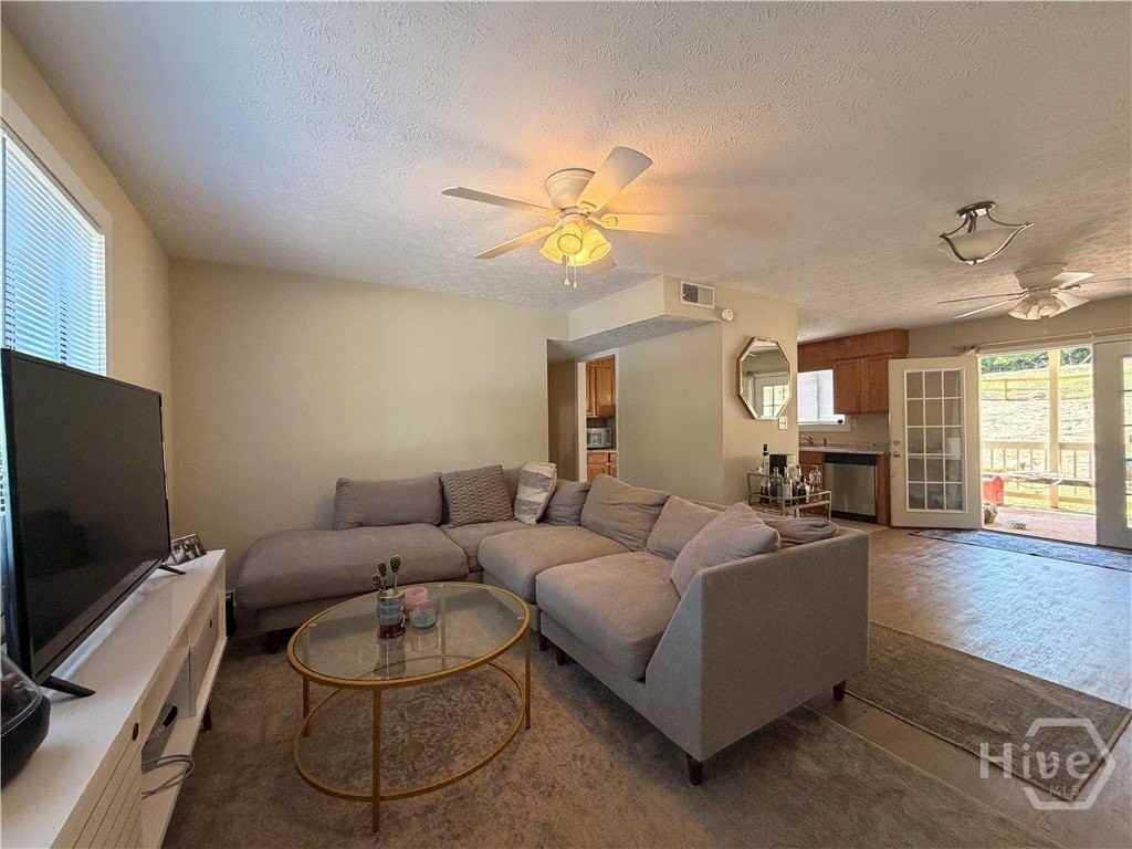 102 Welch Pl - Photo 7 of 8