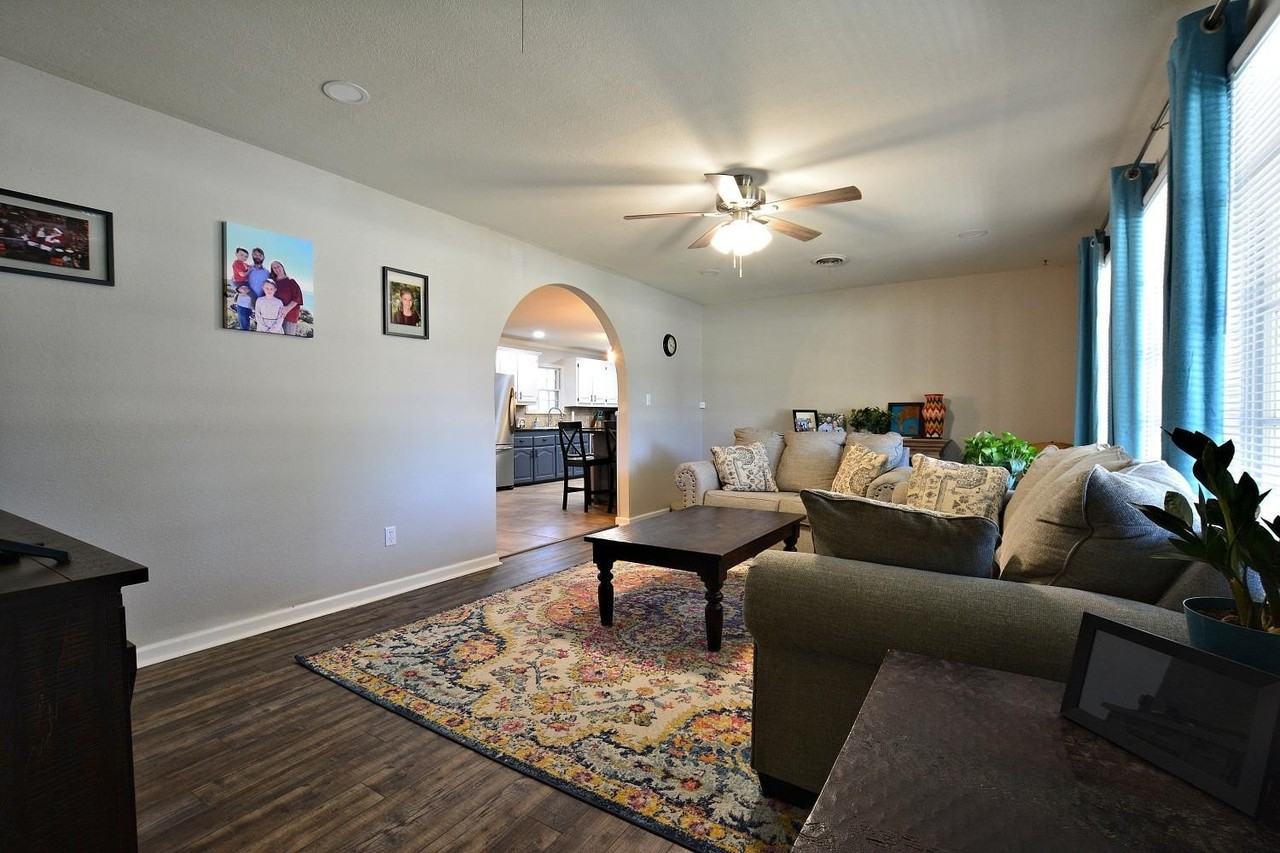 4903 17th St - Photo 6 of 25