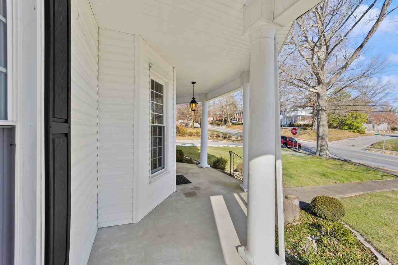 406 N Main St - Photo 5 of 50