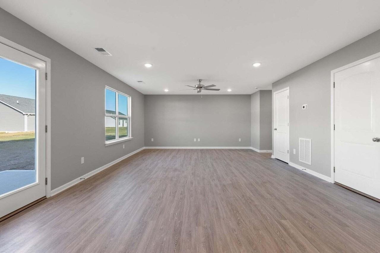 2404 Feathersound Way - Photo 6 of 24