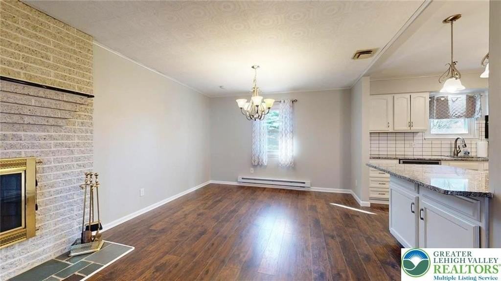 324 Wolf Dr - Photo 3 of 21
