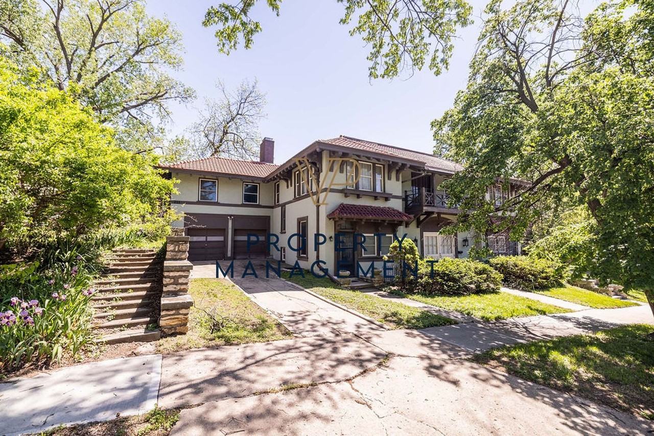 203 N Indiana Ave