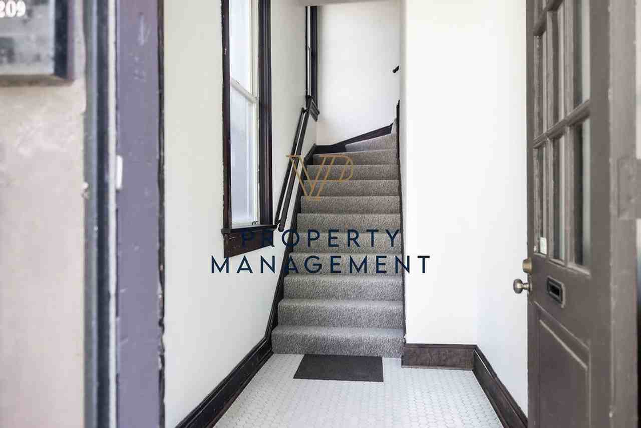 203 N Indiana Ave - Photo 5 of 25