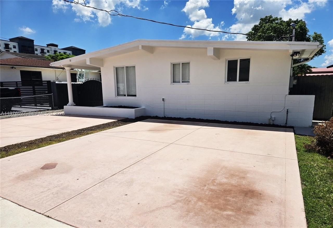 6744 Sw 21st St - Photo 2 of 13