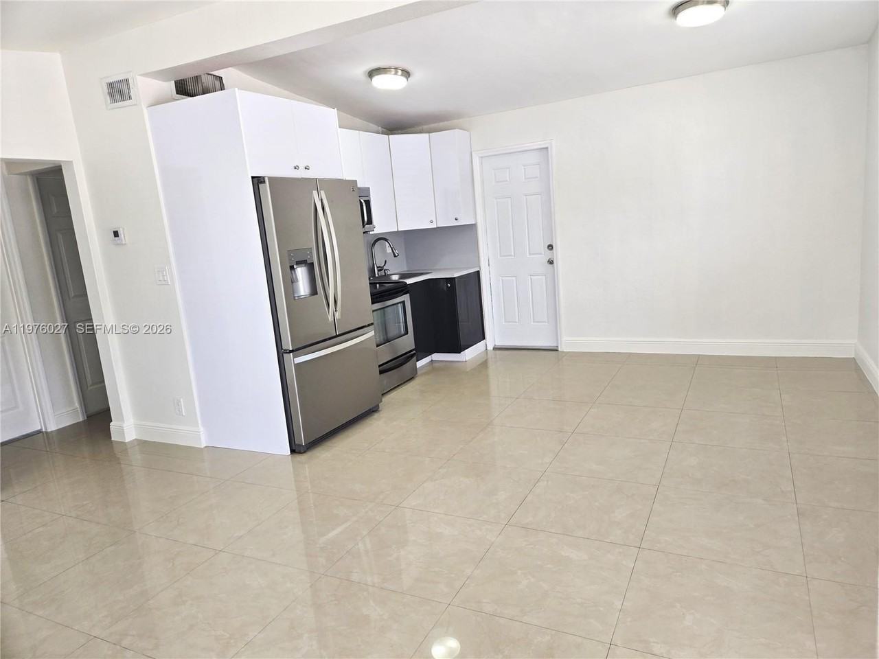 6744 Sw 21st St - Photo 4 of 13