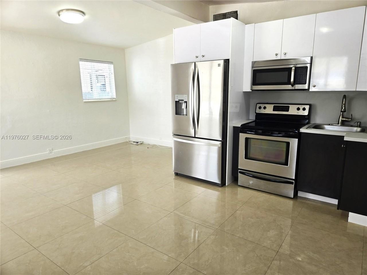 6744 Sw 21st St - Photo 5 of 13