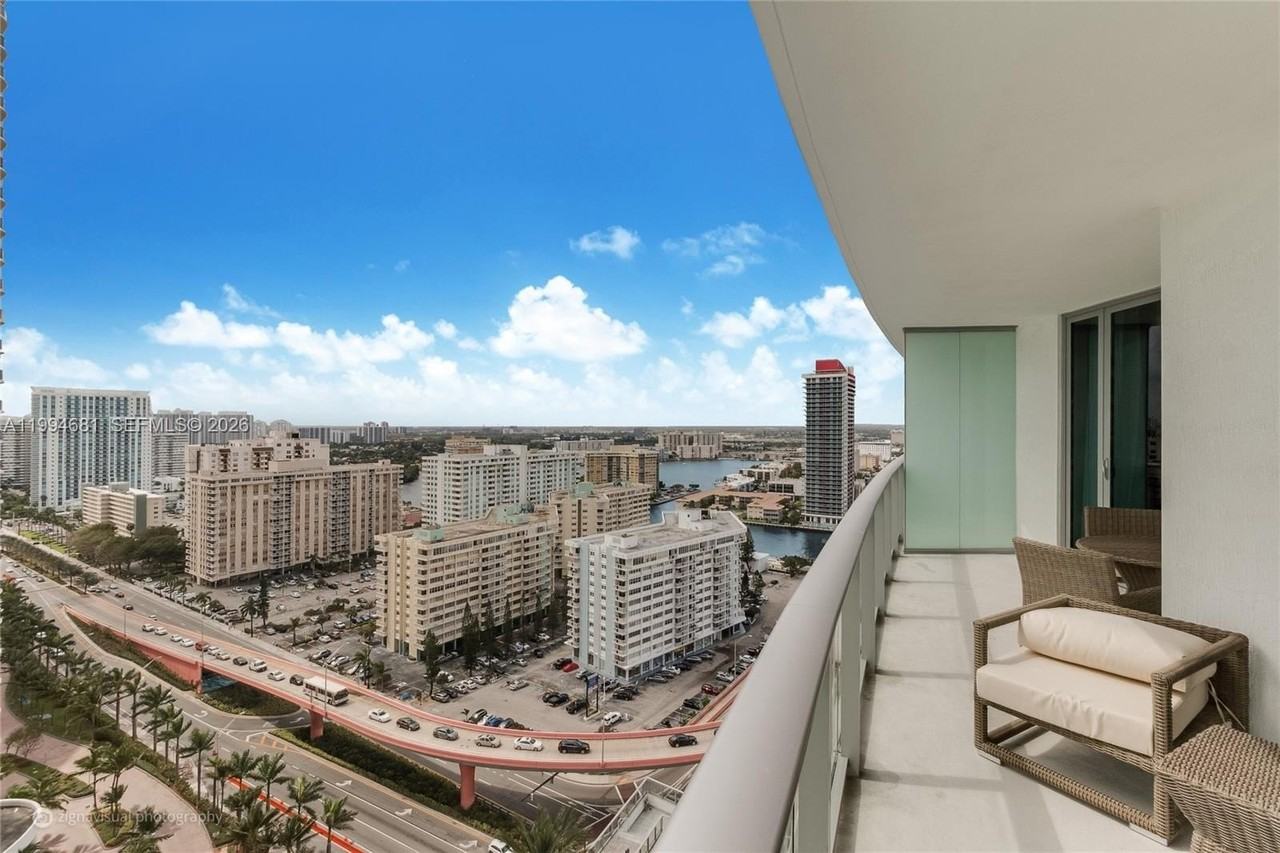 4111 S Ocean Dr #2707 - Photo 5 of 19