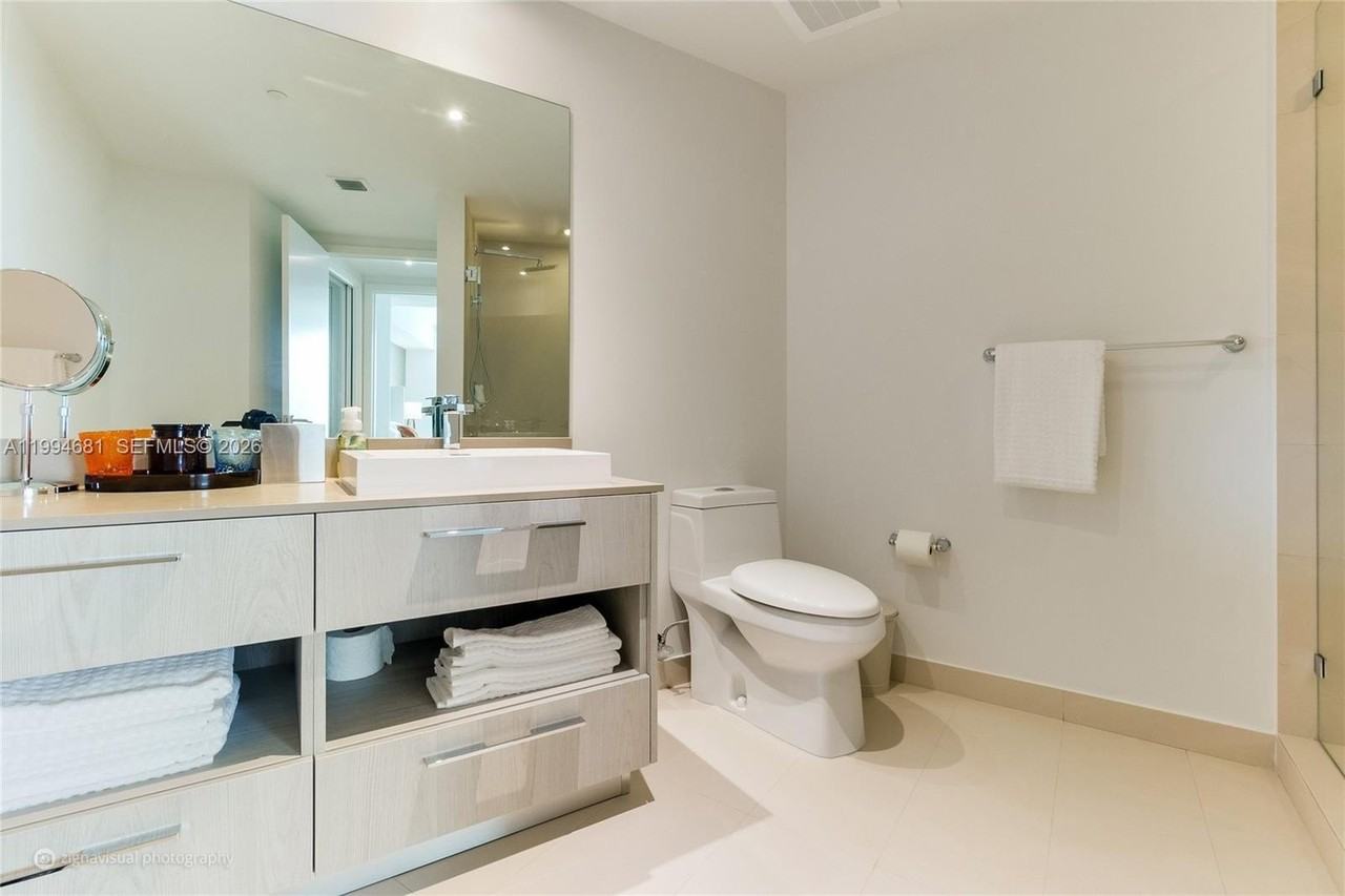4111 S Ocean Dr #2707 - Photo 7 of 19