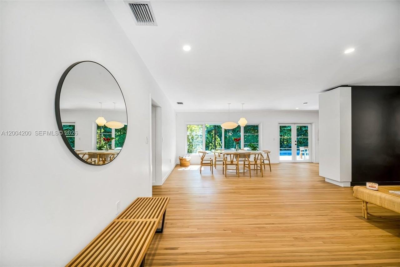 1010 Placetas Ave - Photo 4 of 50