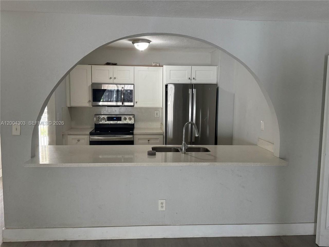 21002 Nw 39th Ave - Photo 3 of 12